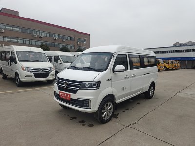 金杯（國(guó)六）新海獅S殯儀車